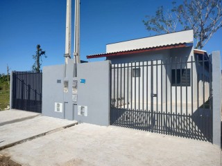 Casa Nova-2 dts ( 1 suite )- TÉRREA - OPORTUNIDADE - Golfinhos