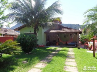 CASA NO CONDOMÍNIO MAR VERDE I