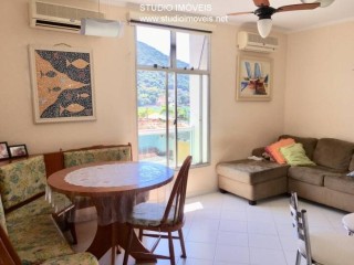 Apartamento em Prédio Frente Mar na Praia Martim de Sá