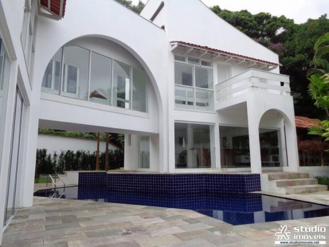 Casa Alto Padrão Condomínio Pé na Areia