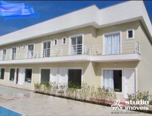 Linda Casa em Condomínio Totalmente Mobiliada