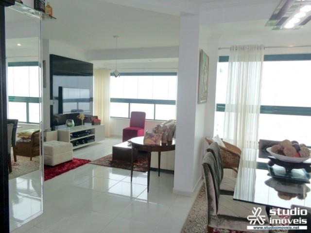 APARTAMENTO ALTO PADRÃO FRENTE MAR EM CARAGUATATUBA - ACEITA PERMUTA