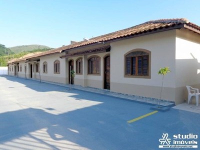 Oportunidade Casa Térrea com 02 dormitórios em Condomínio